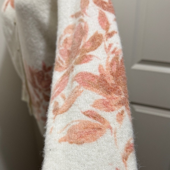 New Joie Women's Cardigan in Cream and Pink Floral - Picture 8 of 11